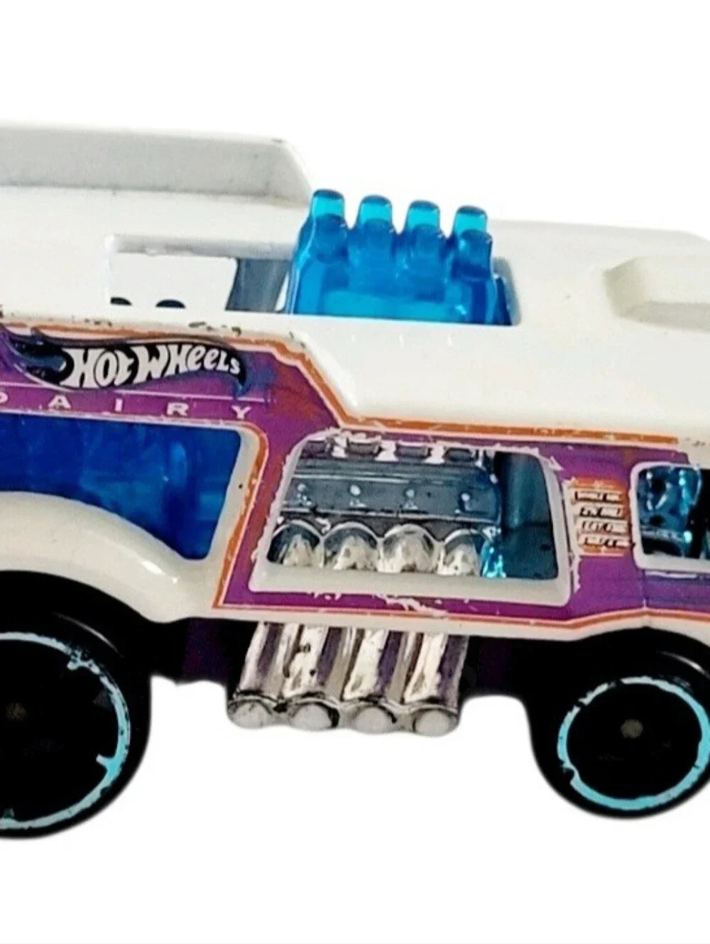 2015 Hot Wheels City Chill Mill Purple/ White Version Dairy Truck Die-Cast 1:64.